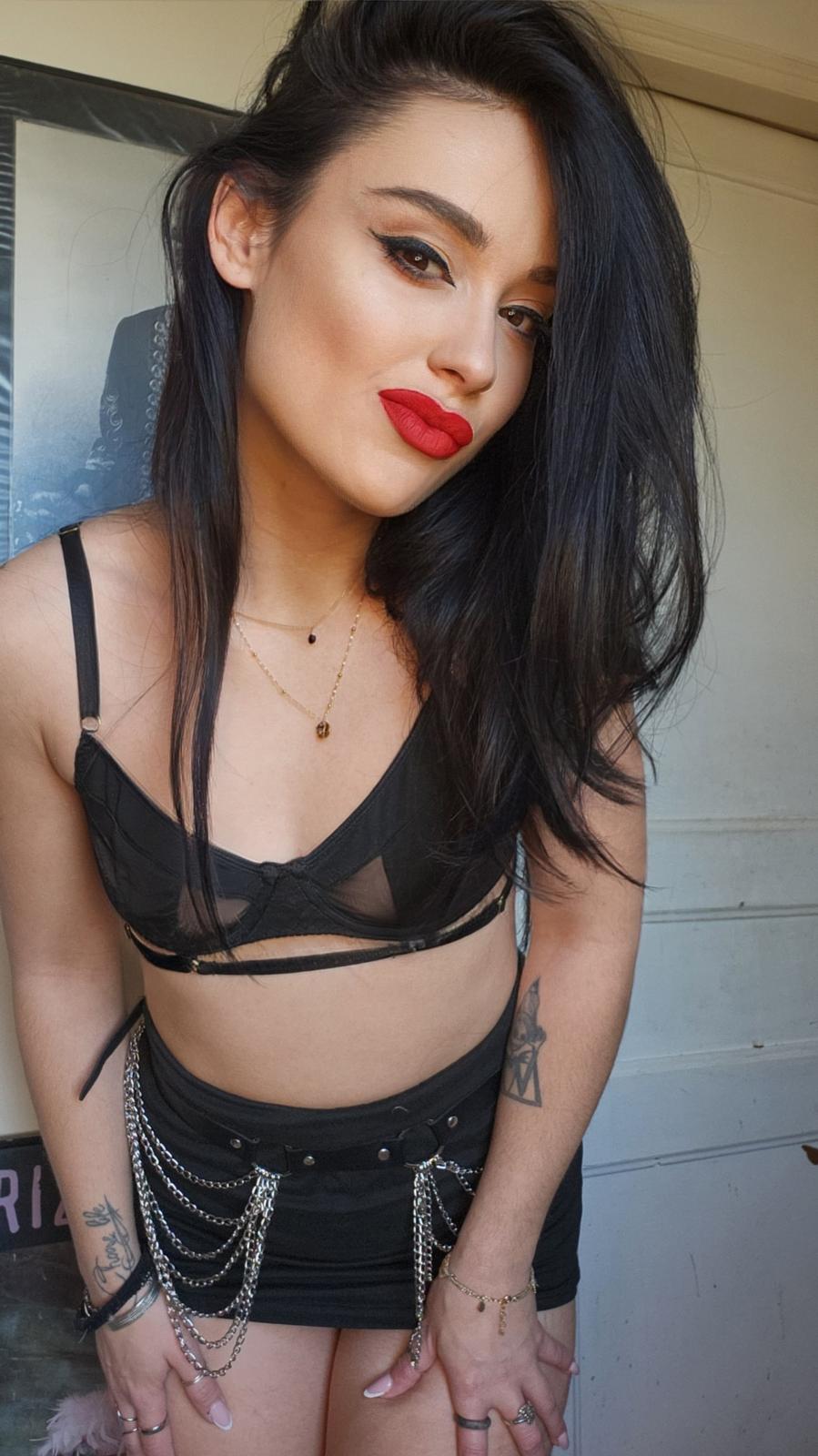 Alice Drake Photo 35